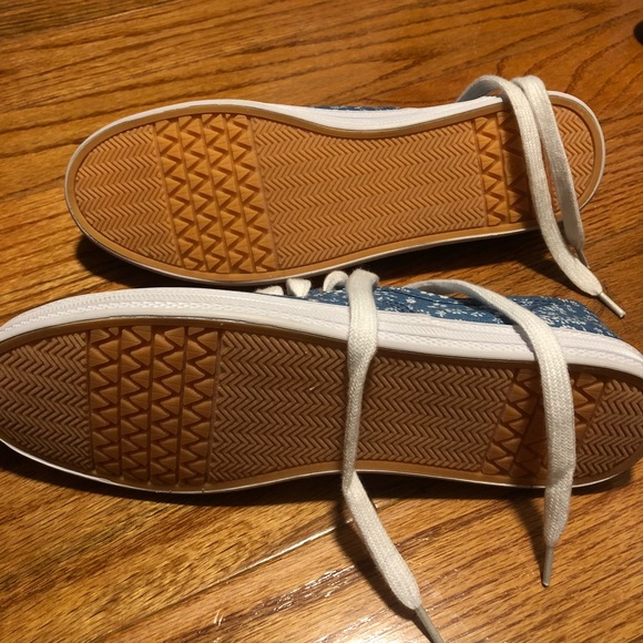 Floral sneakers - Picture 2 of 2